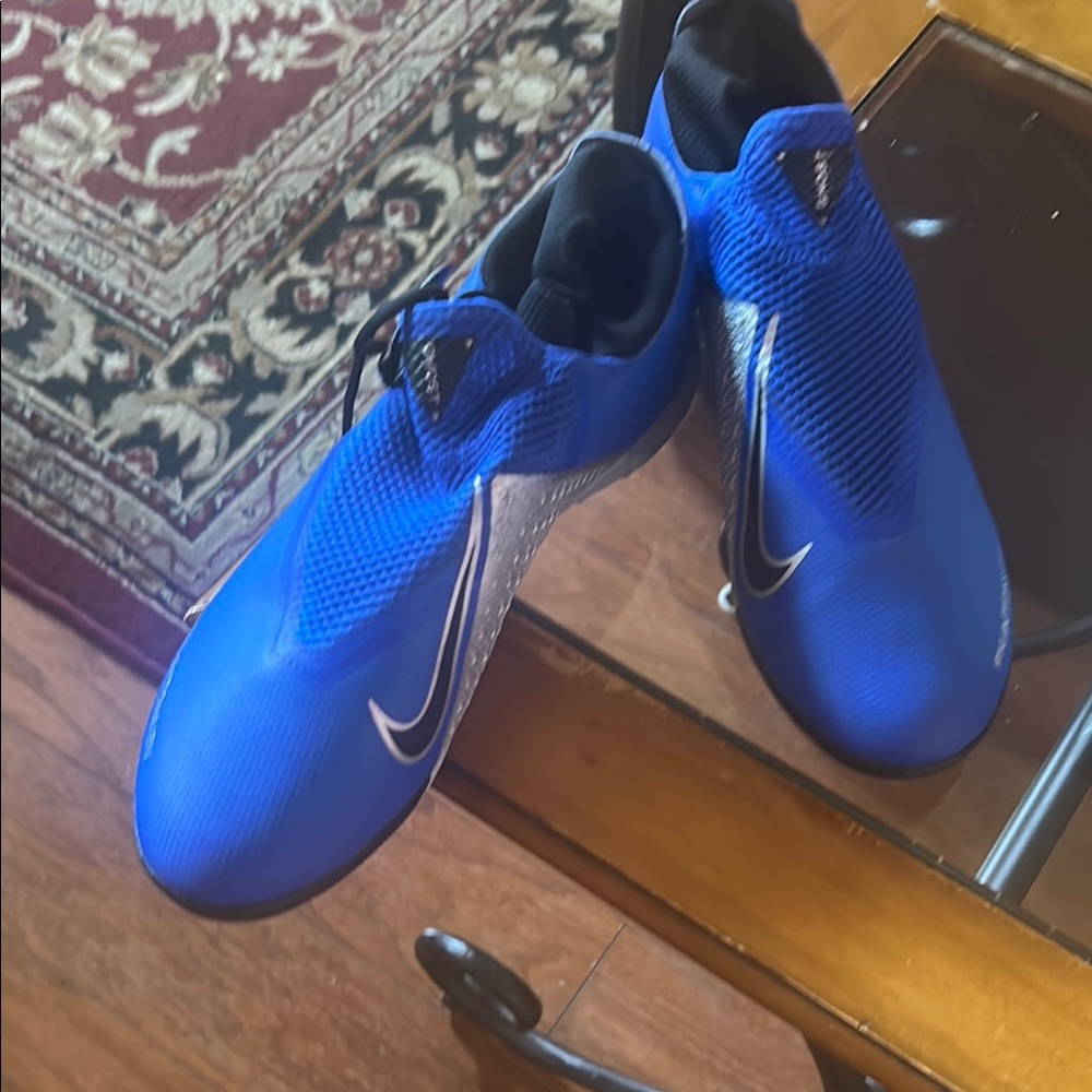 Nike Men's Blue Soccer Shoes